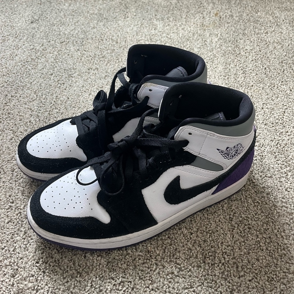 Nike Jordan 1 Mid SE Purple